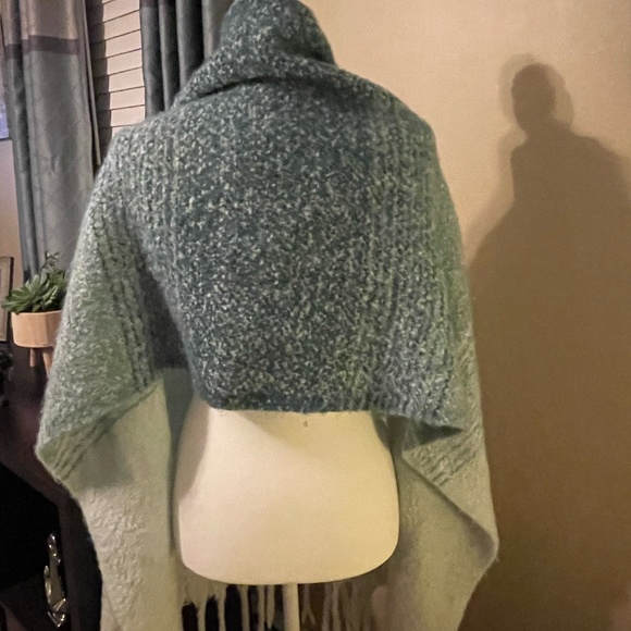 🧣Mer Sea Ombre Scarf 🧣 - Picture 3 of 7